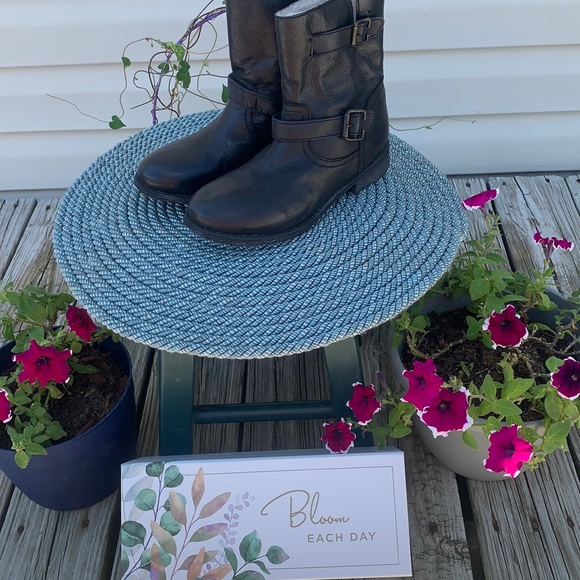 Zigi Zoho booties NWT Sz 6 and Sz 7.5 - Picture 2 of 10